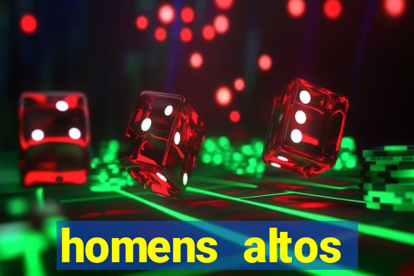 homens altos sarados pelados